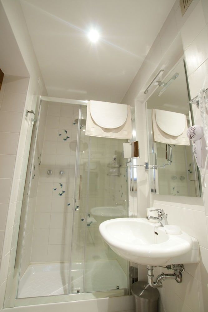 Guesthouse Borromeo Roma Standard Double Room 9