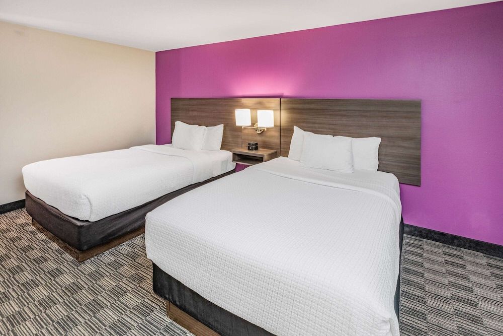 undefined La Quinta Inn & Suites by Wyndham Houston Southwest