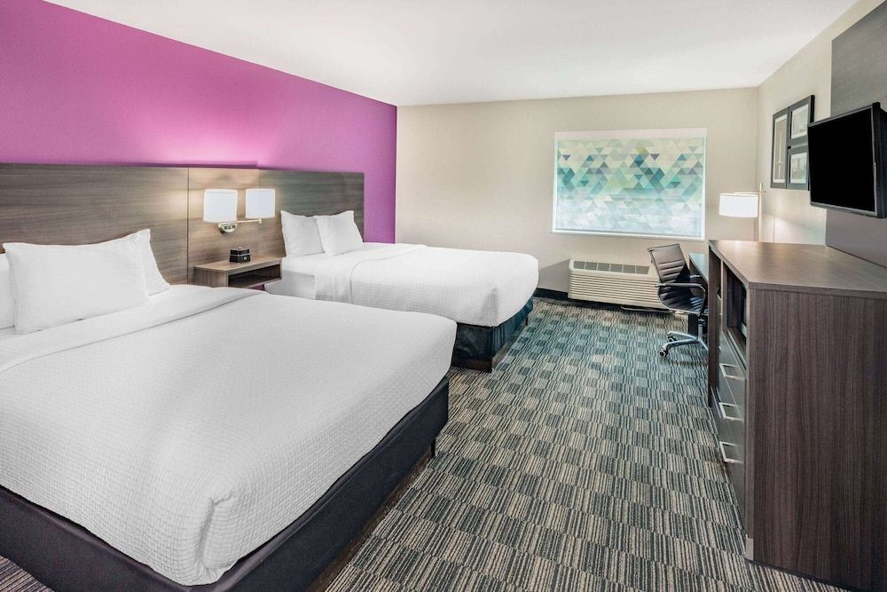 undefined La Quinta Inn & Suites by Wyndham Houston Southwest 5