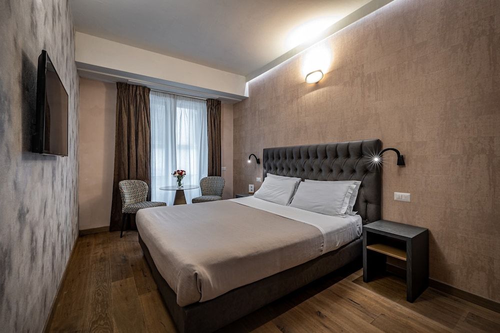 Florence Old Bridge Standard Double Room 2