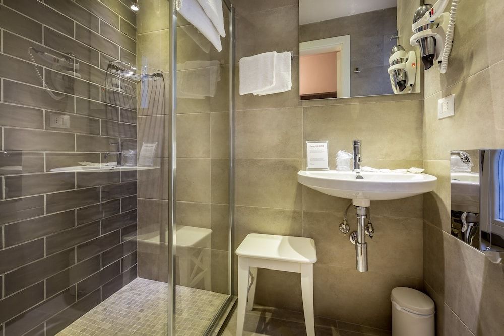 Florence Old Bridge Standard Double Room 19