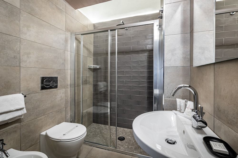 Florence Old Bridge Standard Double Room 24