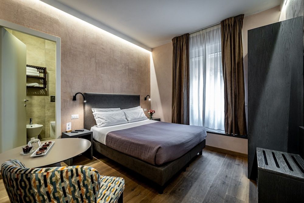 Florence Old Bridge Standard Double Room 5