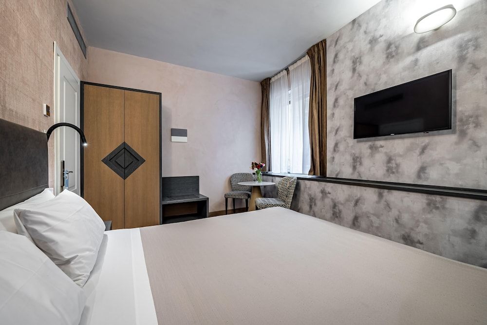 undefined Florence Old Bridge 2