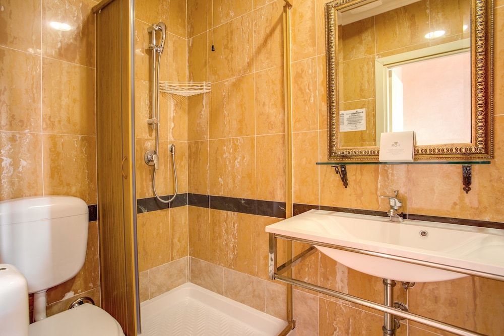 Hotel Caravaggio Double Room 9