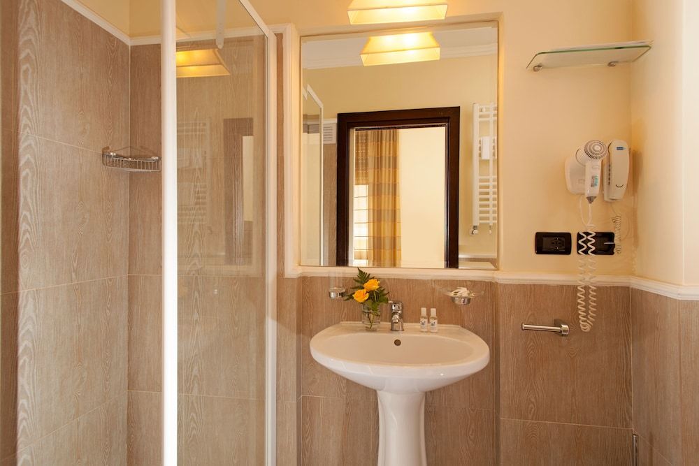 Hotel Buenos Aires Economy Double Room Single Use 4