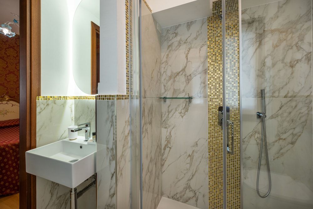 Hotel Al Gazzettino Double Room (4th floor) 9