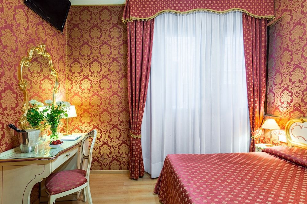 Hotel Al Gazzettino Double Room (4th floor) 6