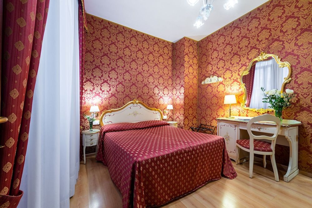 Hotel Al Gazzettino Double Room (4th floor) 5