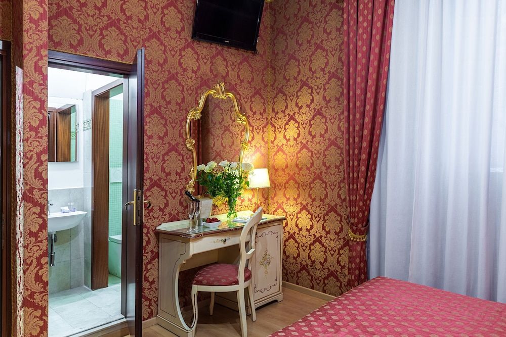 Hotel Al Gazzettino Double Room (4th floor) 16