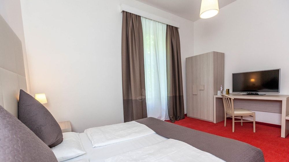 Standard Double Room "M"
