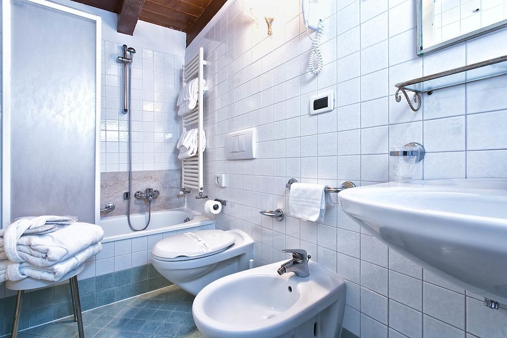 Ca' San Polo Classic Double or Twin Room 5