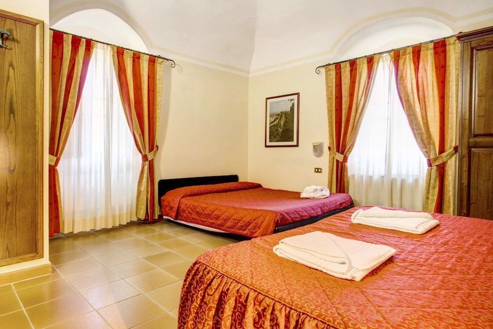 Albergo Villa Rioddi Classic Triple Room 2