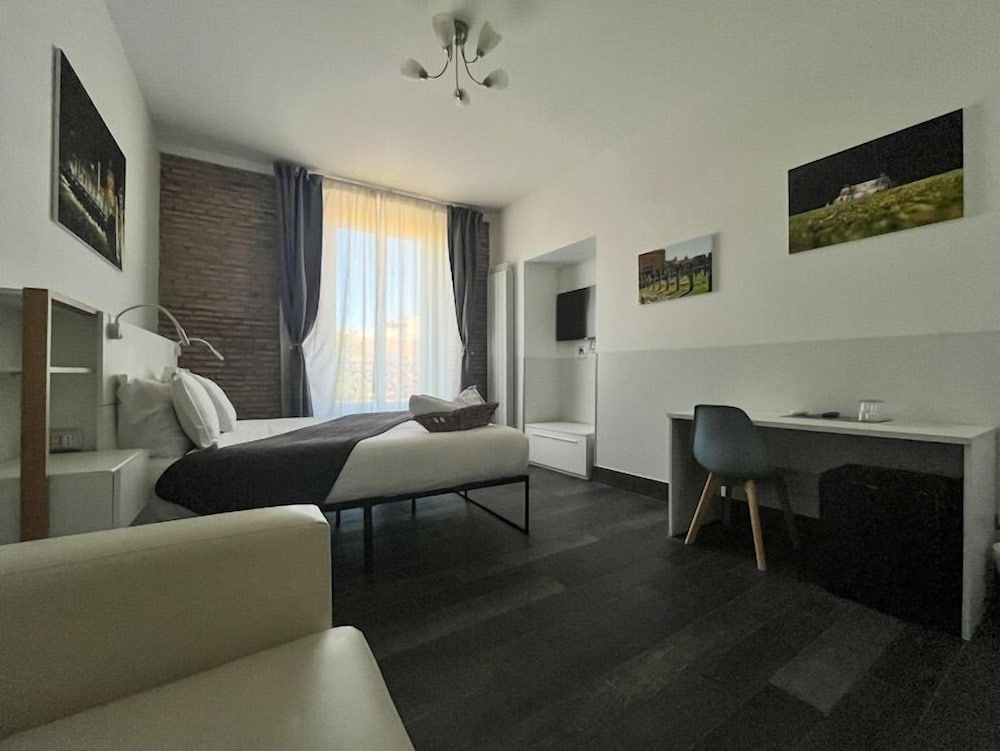 Arch Rome Suites Deluxe Double Room