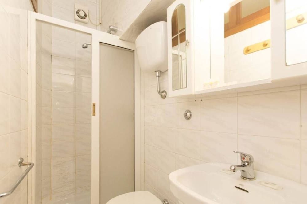 Hotel Azzurra Standard Triple Room (bagno privato) 5