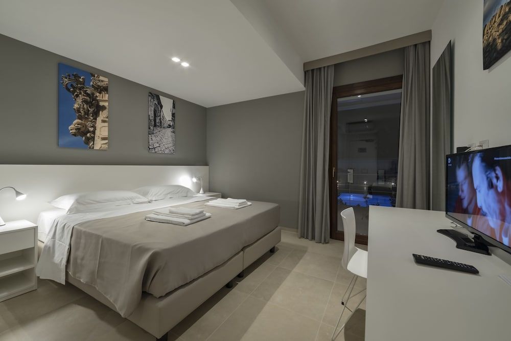 Southeast hotel Standard Double or Twin Room, Pool View 4