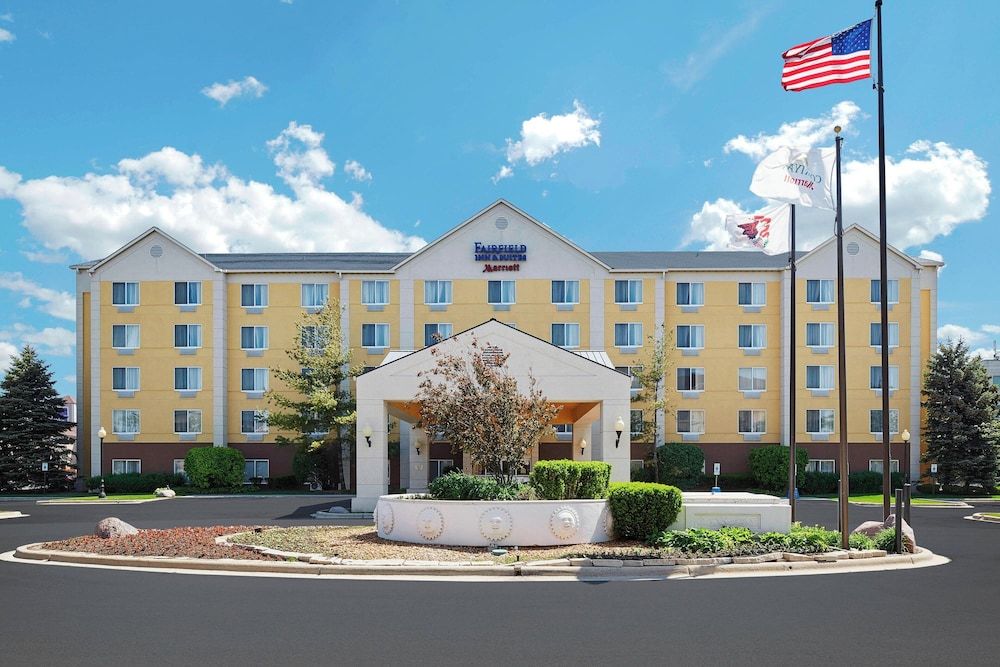 undefined Fairfield Inn and Suites by Marriott Chicago Midway Airport 2