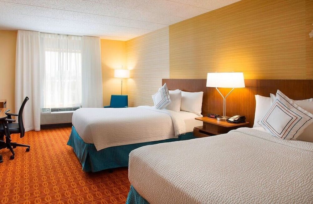 undefined Fairfield Inn and Suites by Marriott Chicago Midway Airport 10