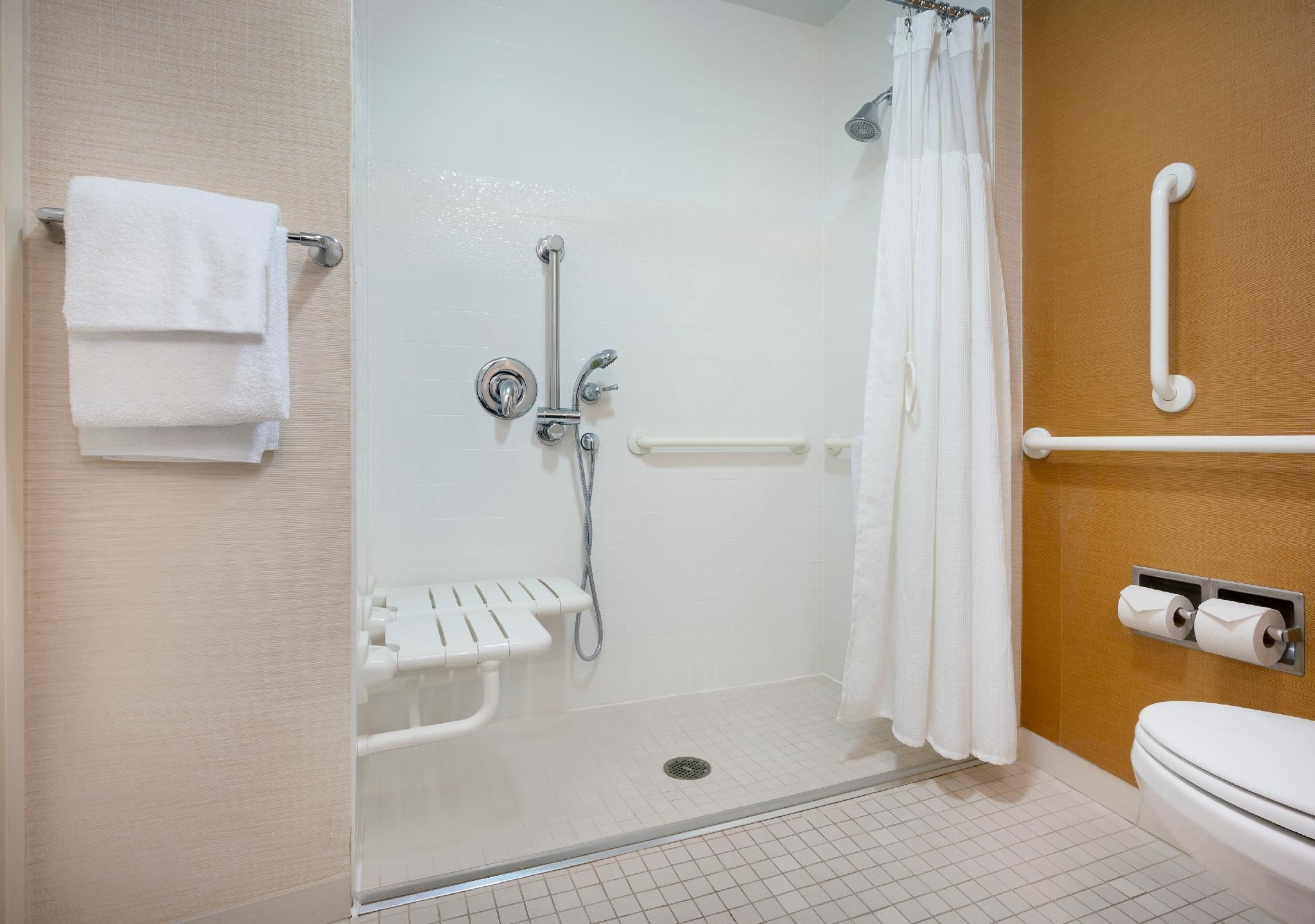 undefined Fairfield Inn and Suites by Marriott Chicago Midway Airport 5