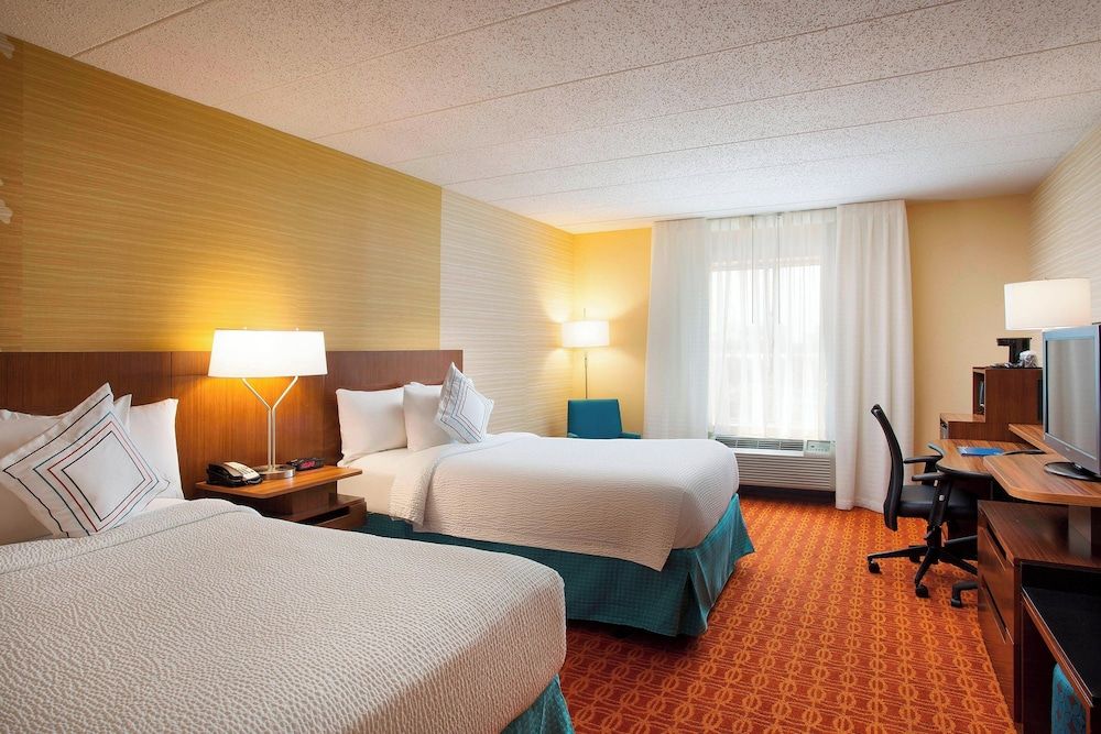 undefined Fairfield Inn and Suites by Marriott Chicago Midway Airport 9