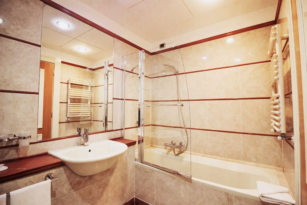 Papillo Hotels & Resorts Roma Classic Double or Twin Room 8