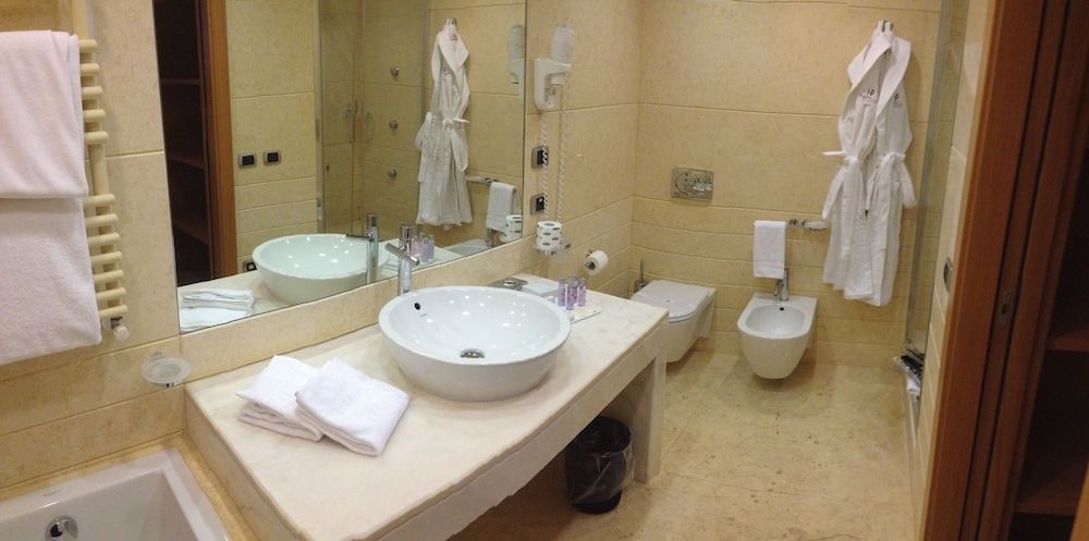 Papillo Hotels & Resorts Roma Classic Double or Twin Room 5