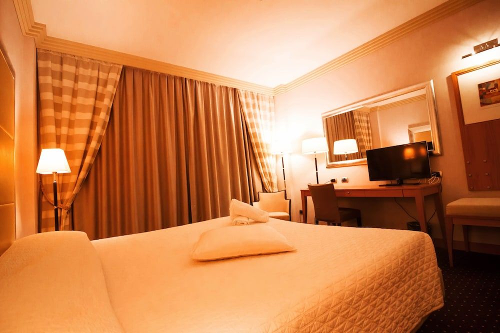 Papillo Hotels & Resorts Roma Classic Double or Twin Room 3