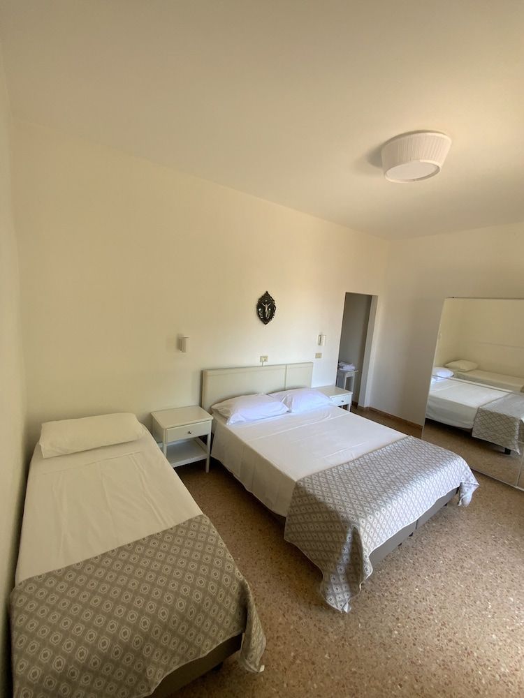 Hotel Naviglio Triple Room 3