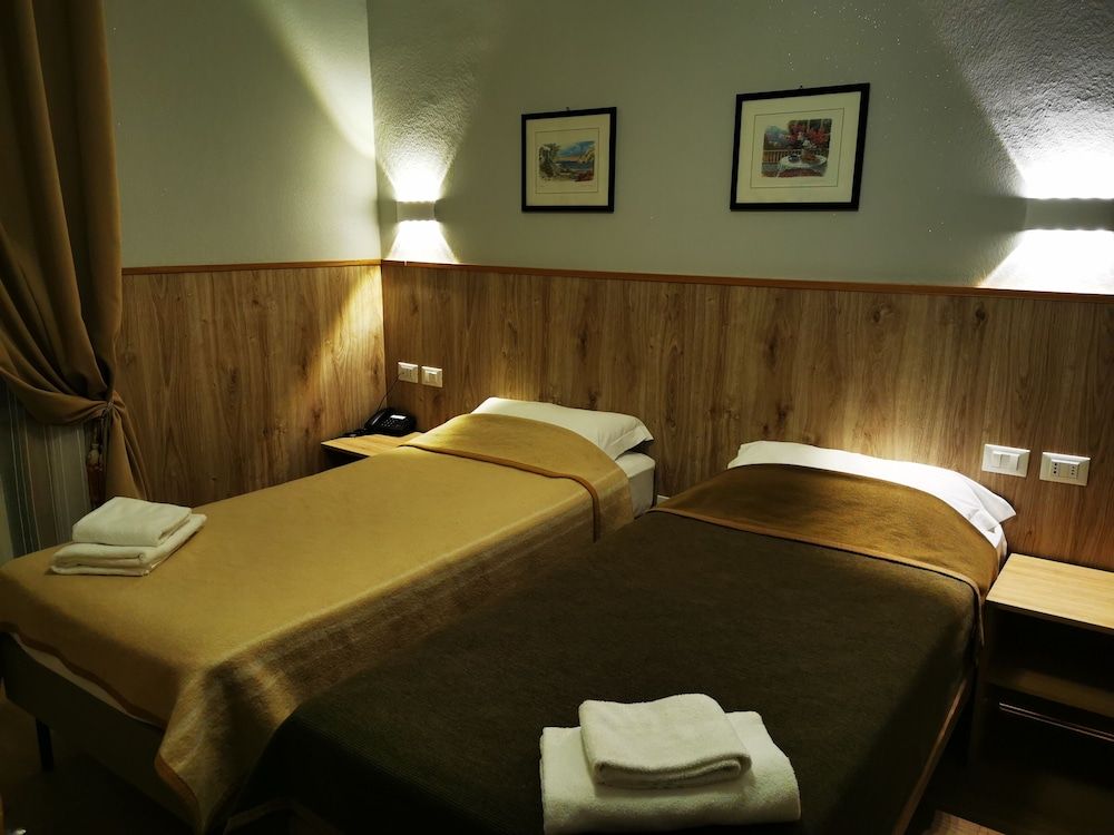 New Alexander Double or Twin Room 5