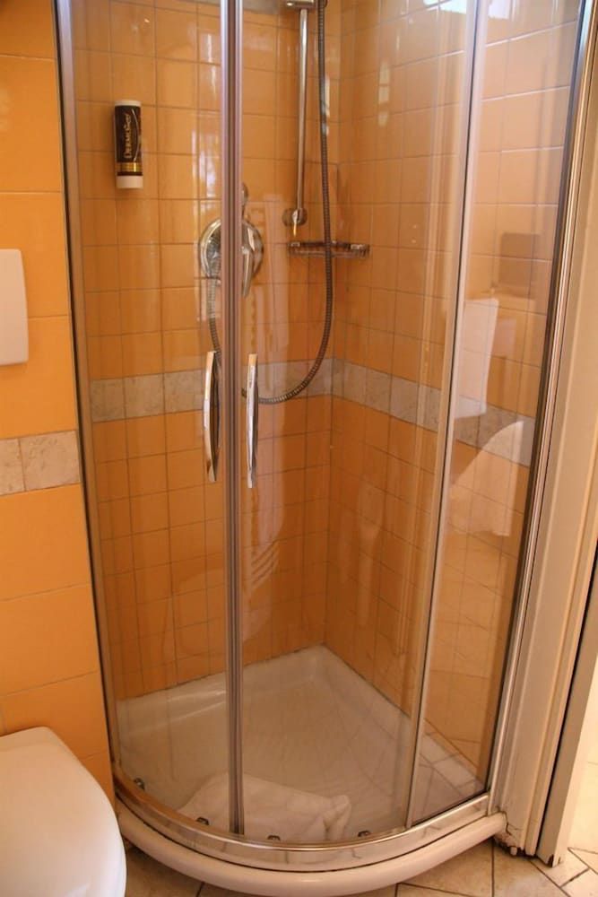 Alba Hotel Superior Double or Twin Room 8