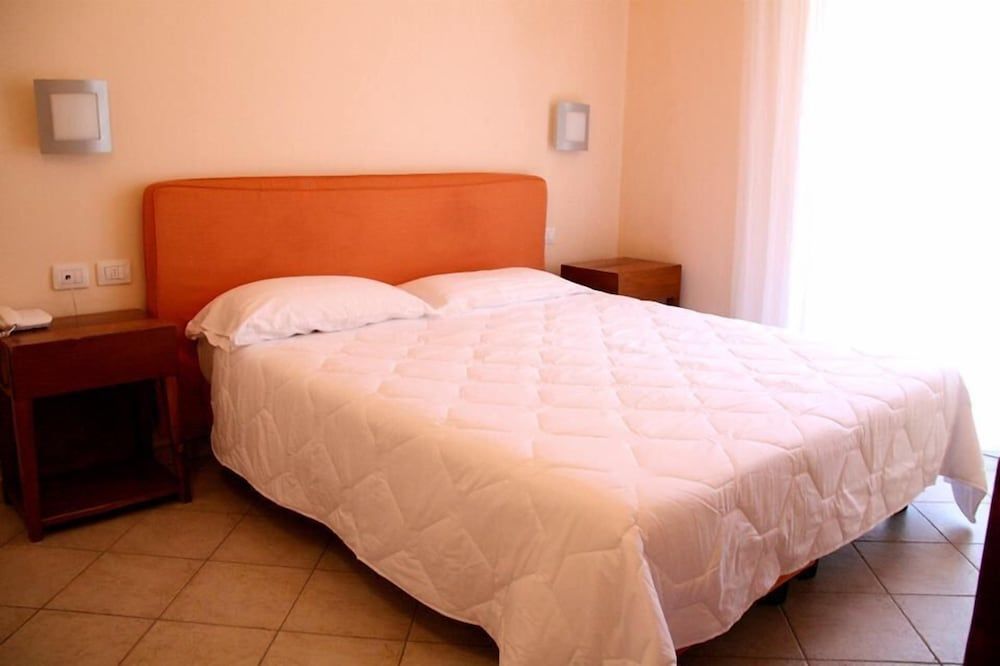 Alba Hotel Superior Double or Twin Room 4