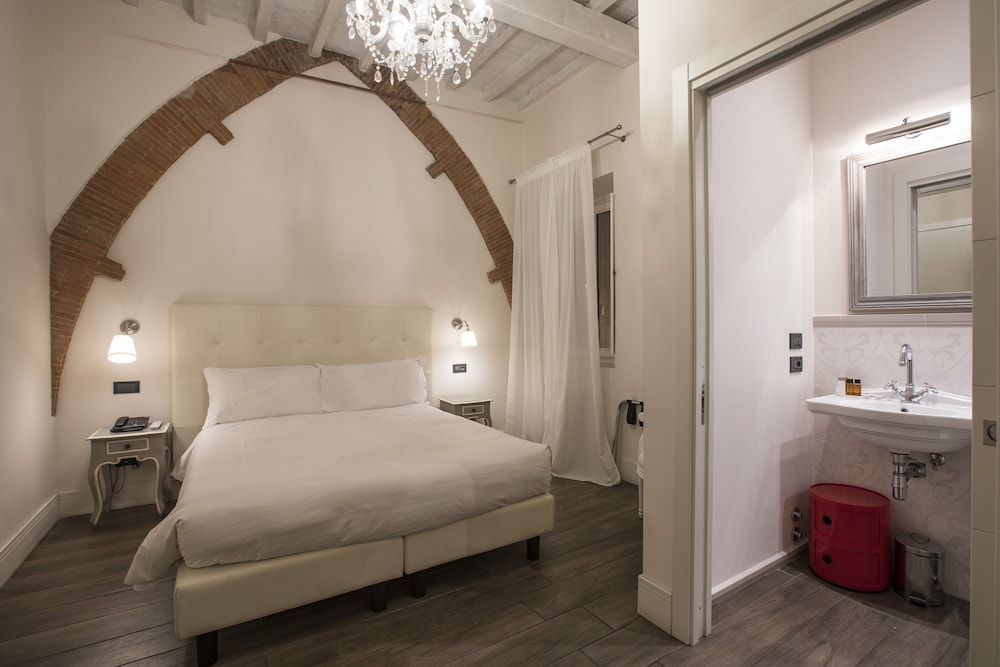 undefined Tornabuoni View 3