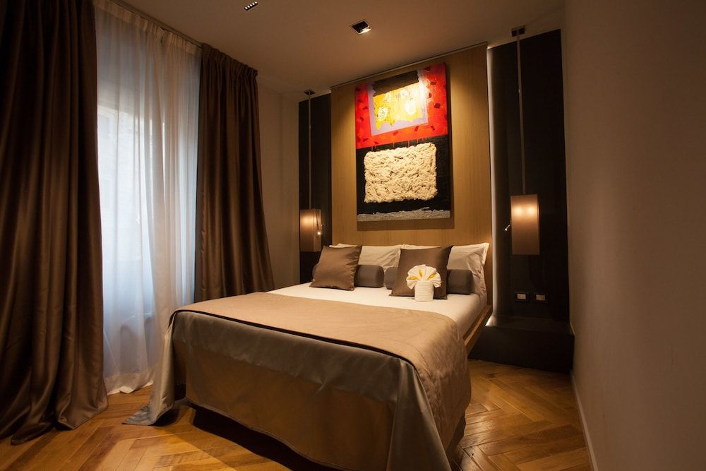 Navona Rooms Standard Double Room, 1 Double Bed, Private Bathroom, Courtyard View 7