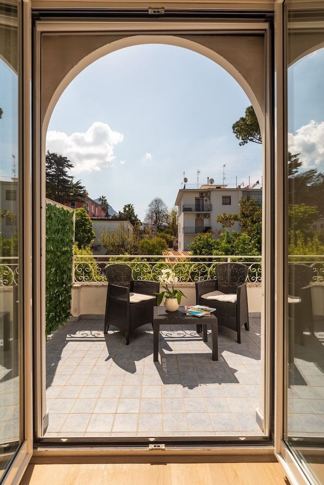 YourHome - Villa Sorrento Double Room 8