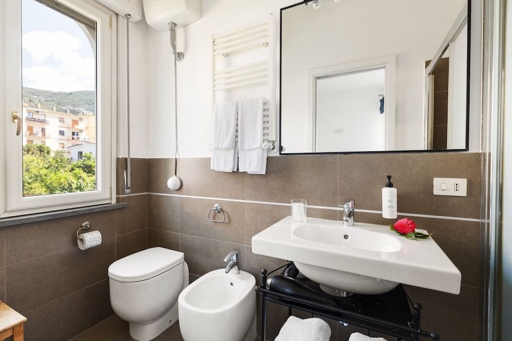 YourHome - Villa Sorrento Room 8