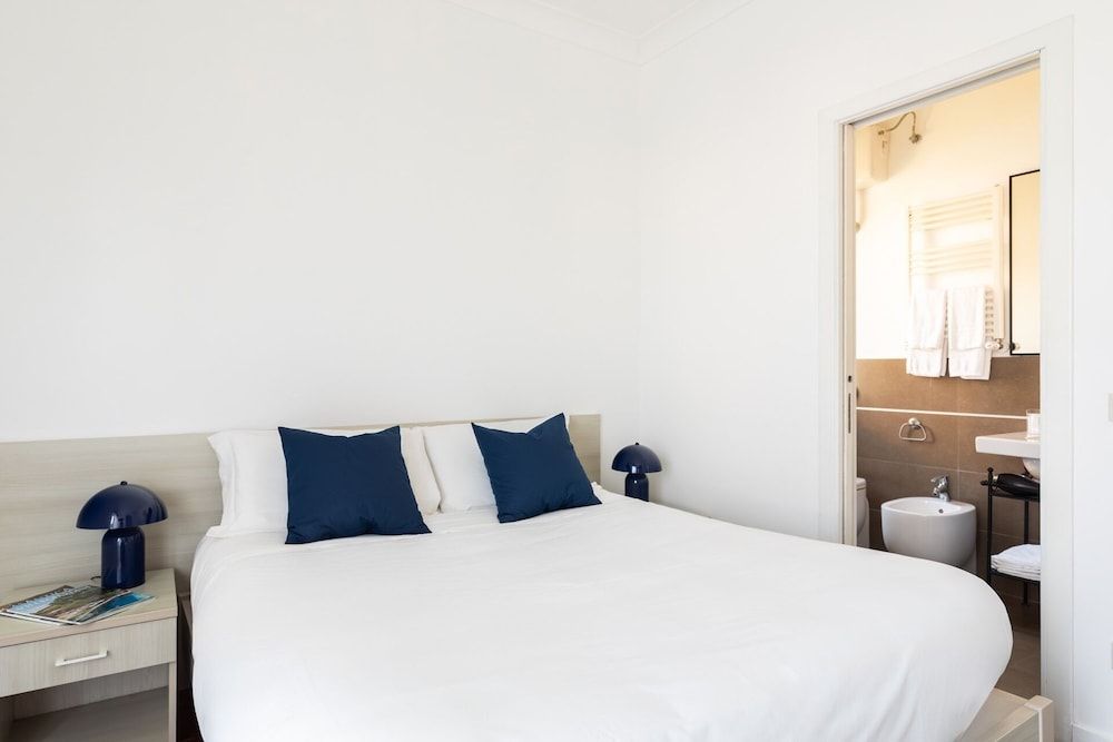 YourHome - Villa Sorrento Room 2