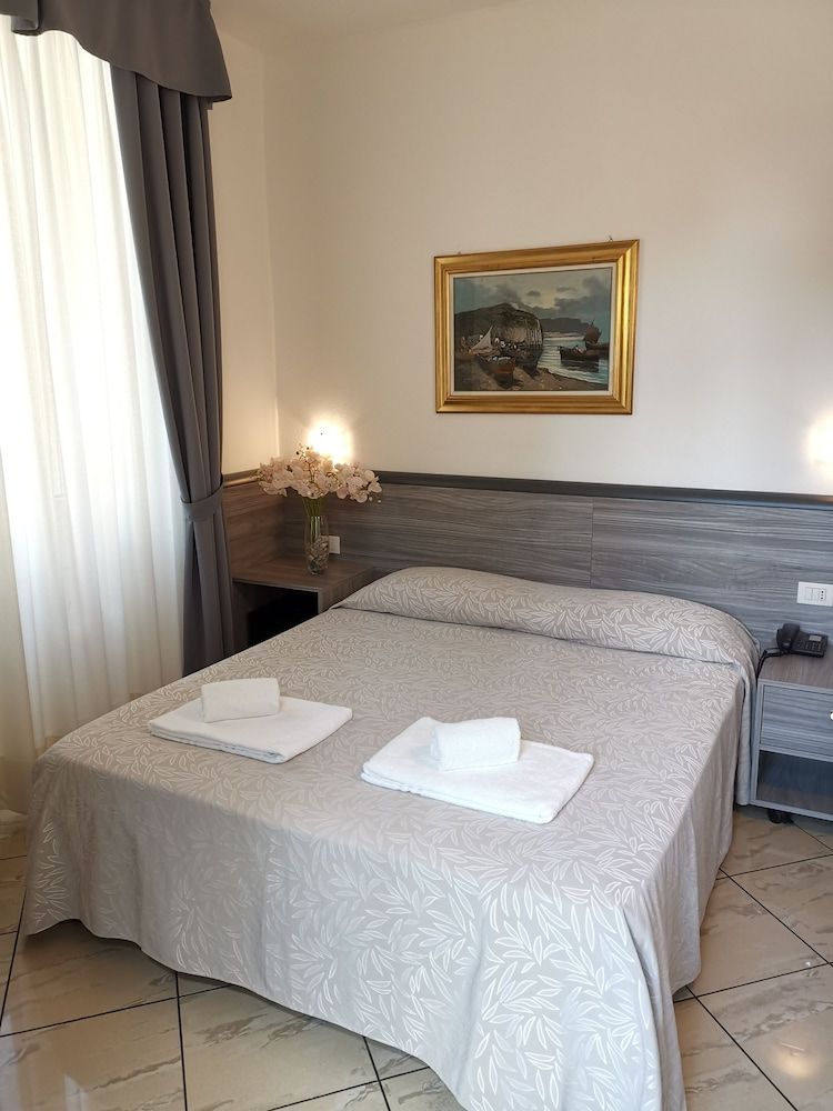 Hotel Brianza Double Room 4