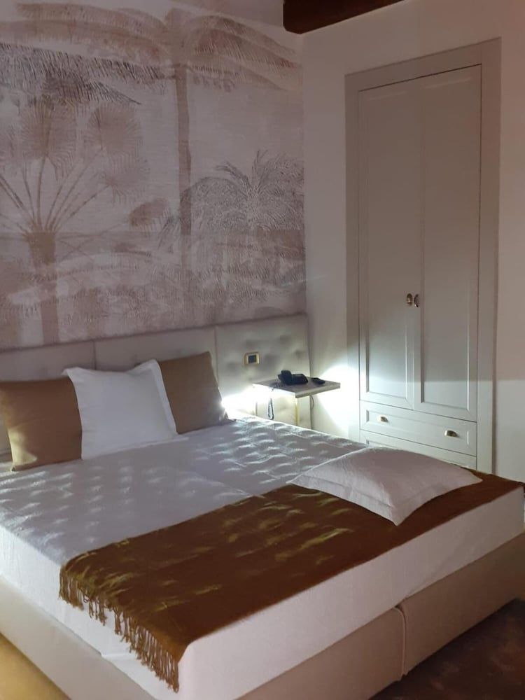Condotti Rooms Basic Double Room, 1 Double Bed 3