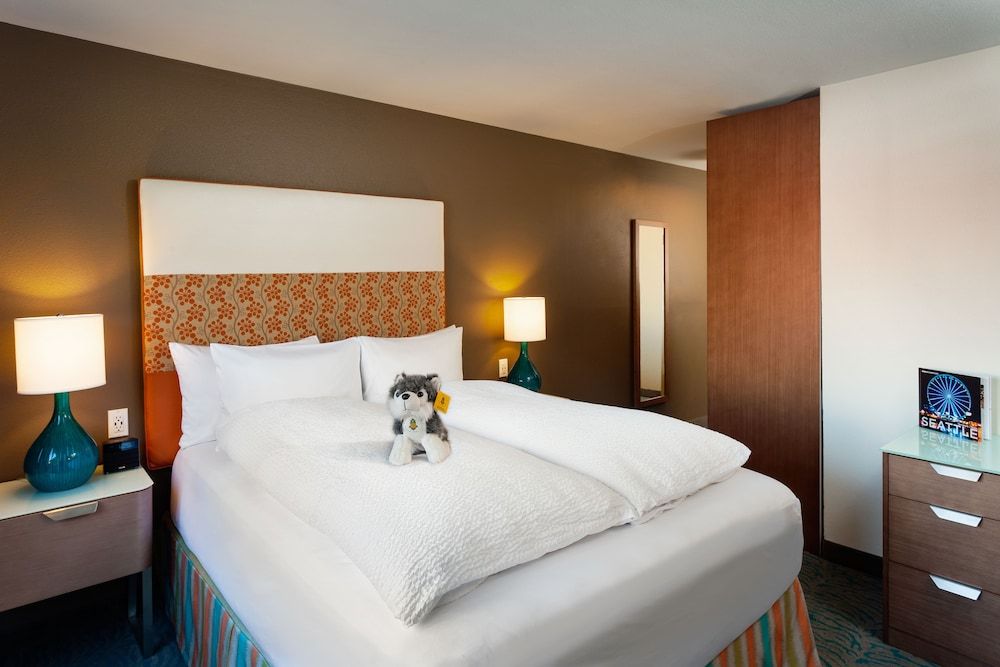 undefined Staypineapple, University Inn, University District Seattle 7