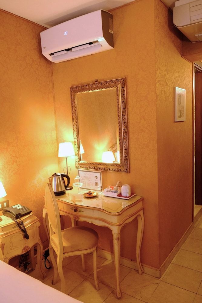 Hotel San Gallo Romantic Double or Twin Room, 1 Bedroom, Courtyard View, Tower 13