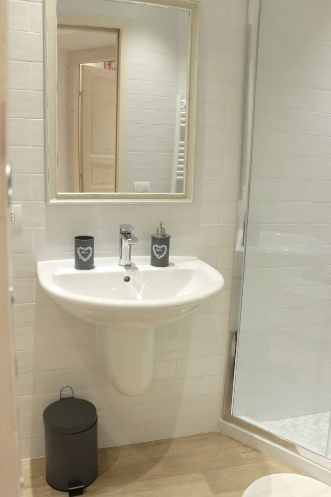 B&B Napoli La scalinata di Chiaia Standard Double Room 7