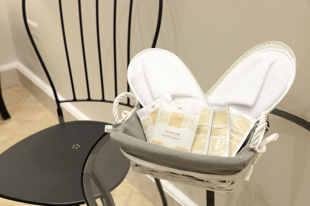 B&B Napoli La scalinata di Chiaia Standard Double Room 8