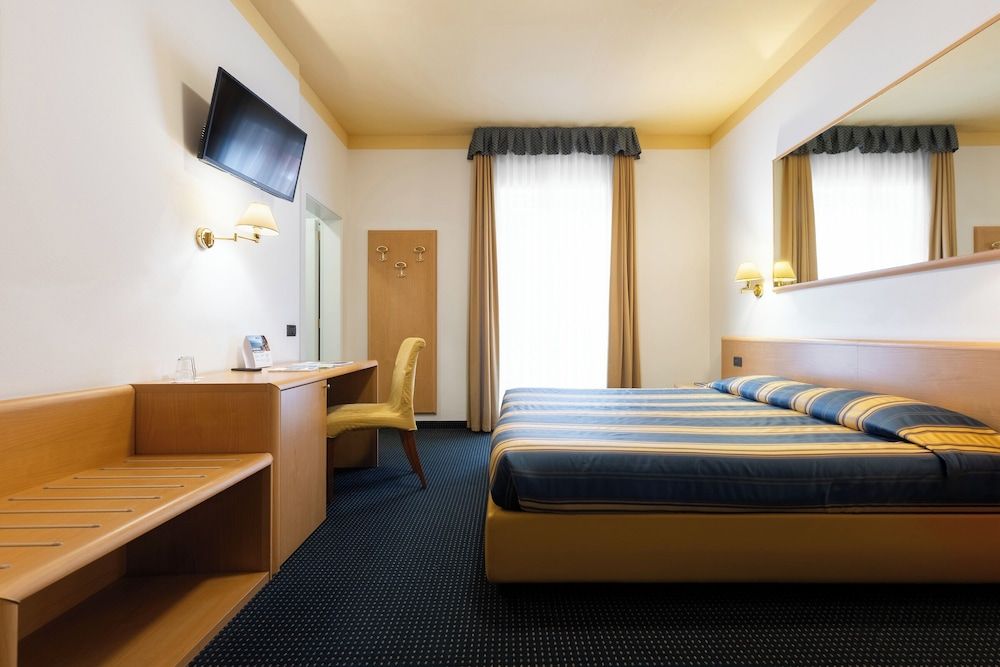 Economy Double or Twin Room, Balcony