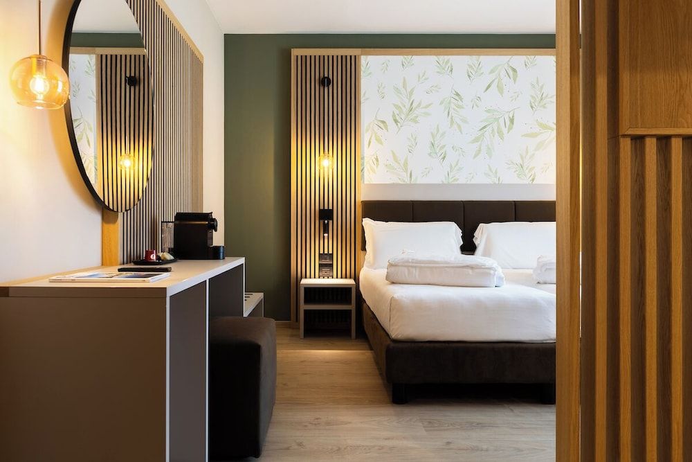 Deluxe Double or Twin Room, Balcony