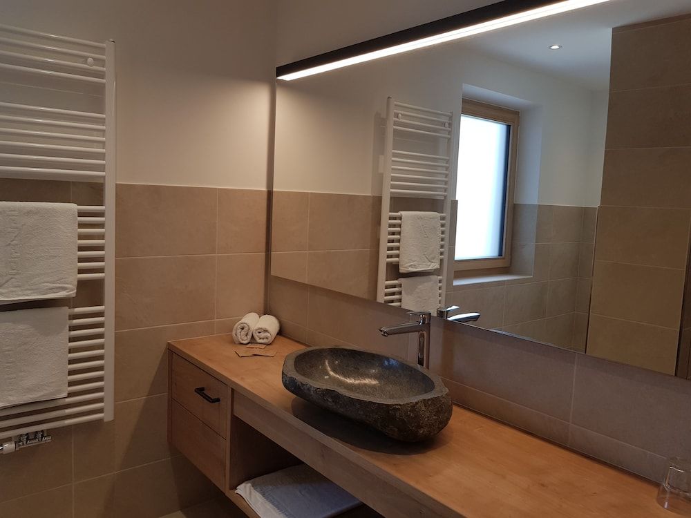 Hotel - Restaurant Schaurhof Deluxe Studio, 1 Bedroom, Sauna, Poolside (Zirbenholzsuite) 2