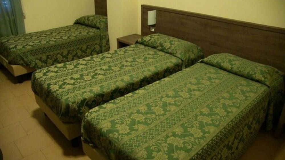 Hotel Due Pini Standard Triple Room 2