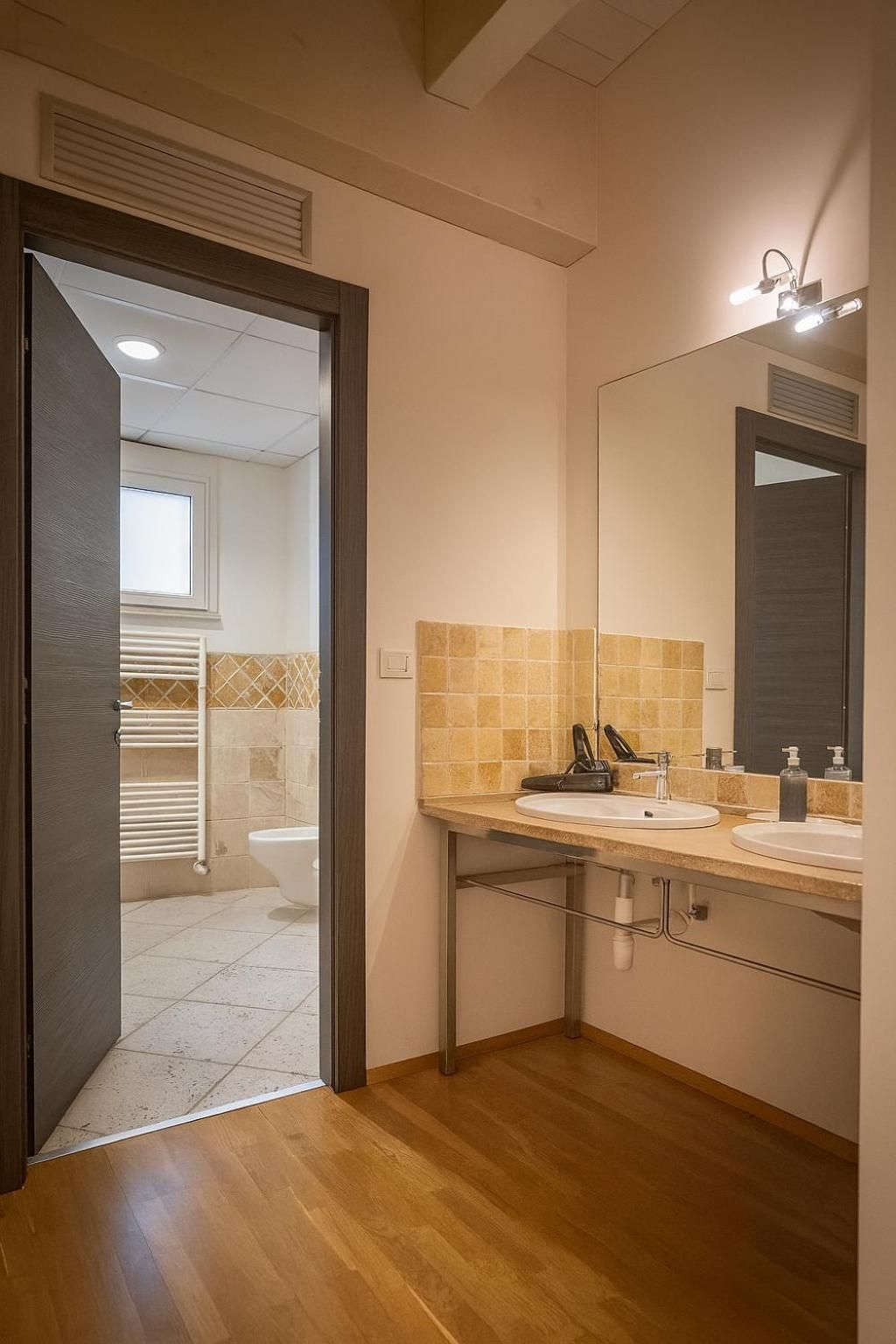 Hotel Arezzo ASC Large Double or Twin Room 2