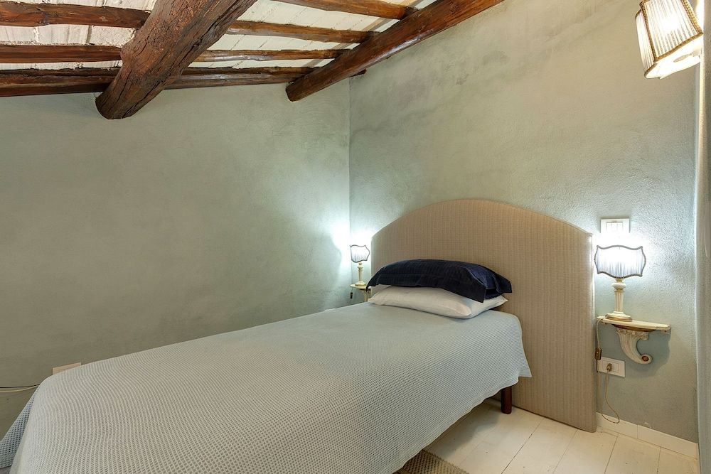 undefined LM Suite Spagna 6