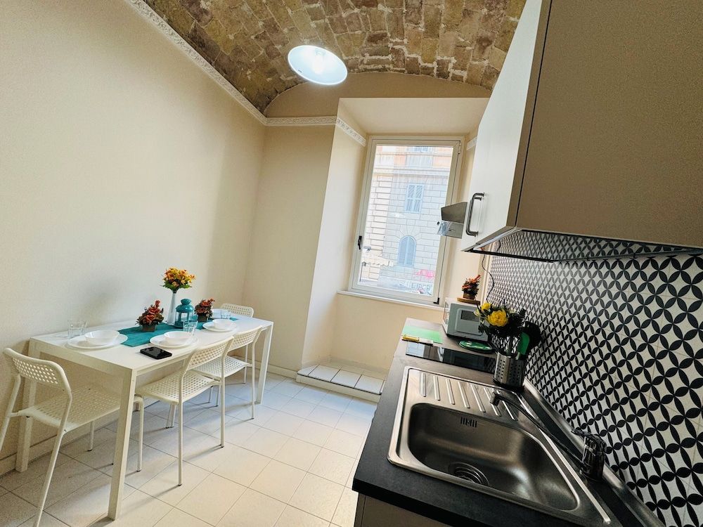 undefined Rome Terminal House 9