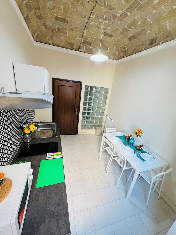 undefined Rome Terminal House 8